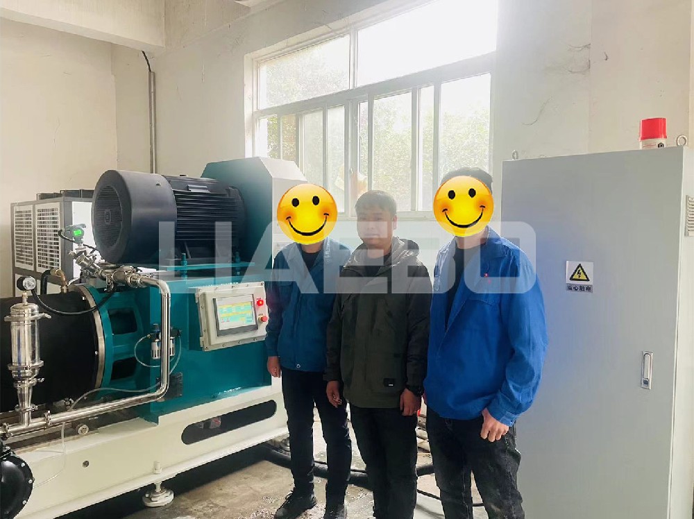 廣西某紙業(yè)60L棒銷(xiāo)聚氨砂磨機(jī)調(diào)試成功