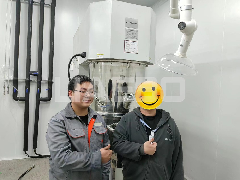 廣州某材料公司50L、100L、200L雙行星攪拌機(jī)調(diào)試成功