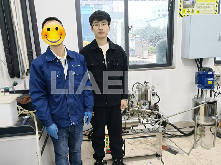 江西某技術(shù)研究院有限公司，1L實驗室砂磨機調(diào)試成功