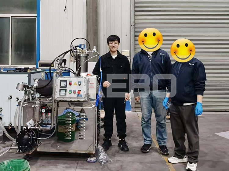 杭州某科技股份有限公司，5L棒塊陶瓷砂磨機調(diào)試成功